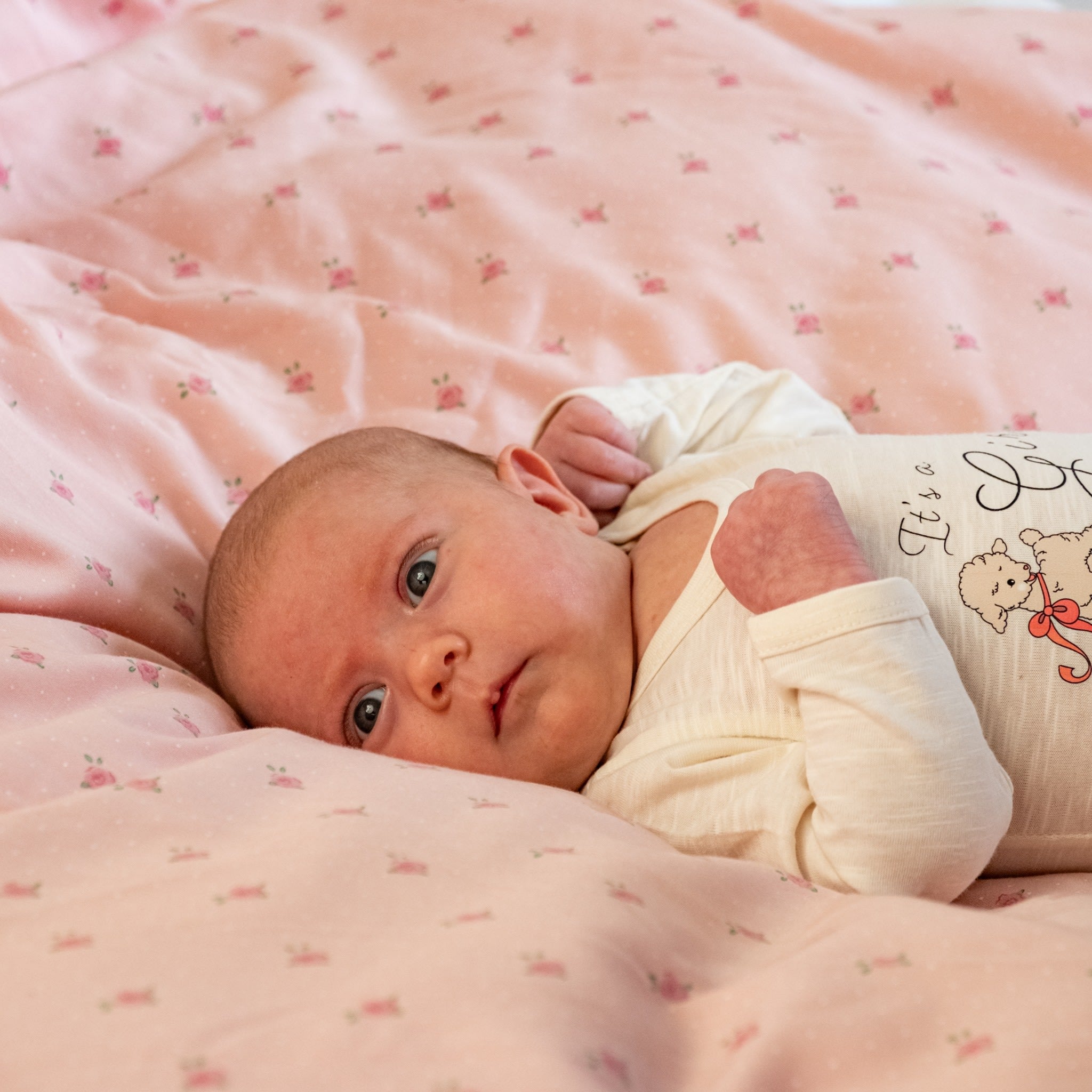 That's Mine Levi sengetøj - Tiny roses - 100% Bomuld(Økologisk) Buy Sovetid||Sengetøj||Favoritter||personale||Baby essentials||NOOS||Sengetøj og Soveposer||Bestsellers here.