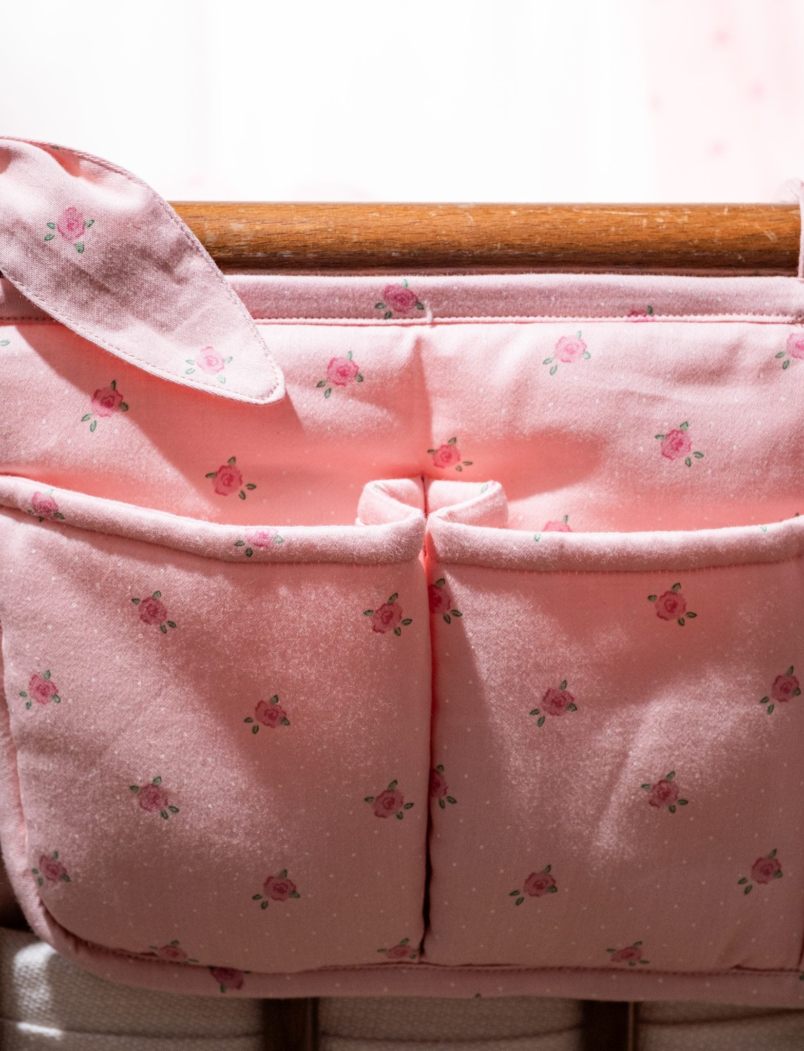 That's Mine Lali sengelomme - Tiny roses - 85% Bomuld (Økologisk), 15% Polyester (Genanvendt) Buy Sovetid||Sengelommer||personale||Baby essentials||Sengetøj og Soveposer||AW26||All here.