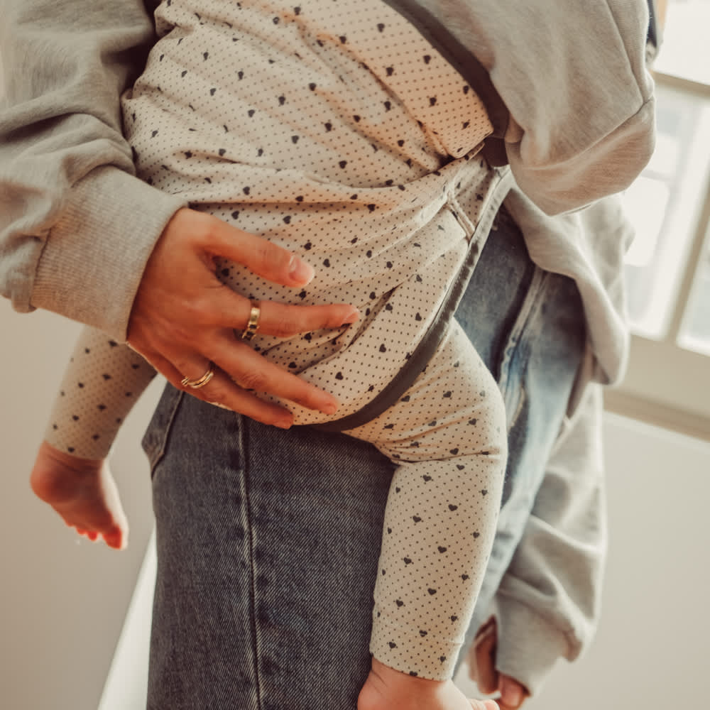 Sådan bærer du dit barn – også når de bliver større: Guide til vores nye bæresele