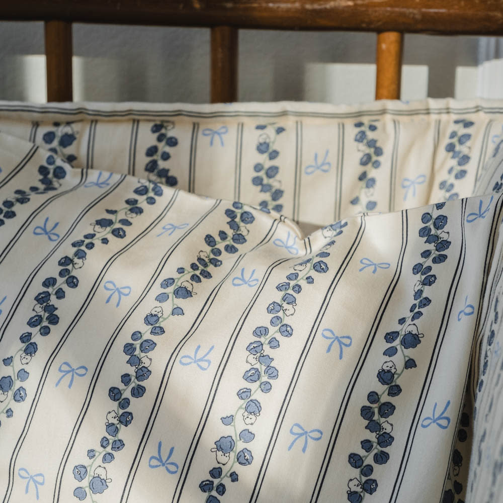 That's Mine Levi sengetøj - Bell flower - 100% Organic cotton Buy Sovetid||Sengetøj||Alle||personale||alt minus sløjfe||Bell flower here.