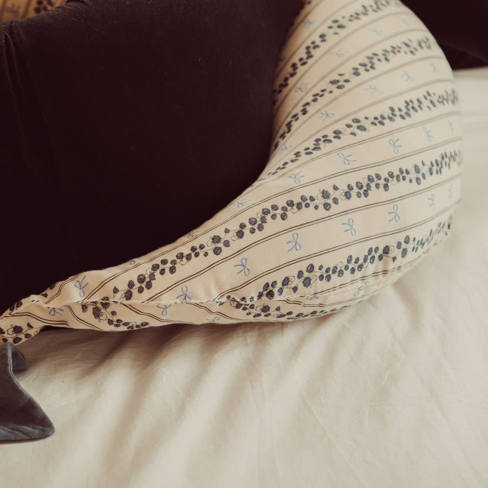 That's Mine Moon ammepude - Sateen - Bell flower - 45% Organic cotton / 55% Thermoballs Buy Amning & pusletid||Ammepuder||Pusle||Alle||Amning||personale||Amning||Efterår & vinter 2025||alt minus sløjfe||mette-sale||Bell flower||drop 1 aw25 here.