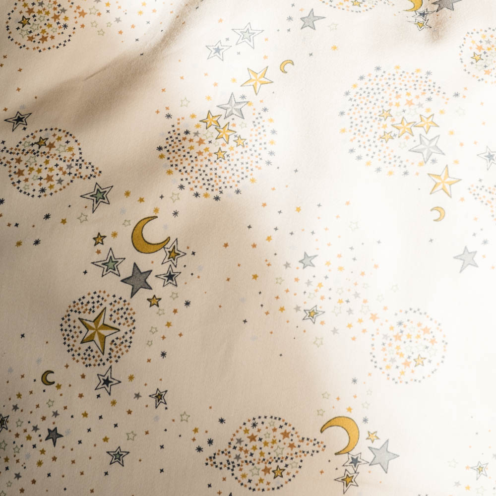 That's Mine Lotus sengerand - Million stars - 65% Organic cotton / 35% Recycled polyester Buy Sovetid||Sengerande||Alle||personale||Efterår & vinter 2025||alt minus sløjfe||mette-sale||Million stars||drop 1 aw25 here.
