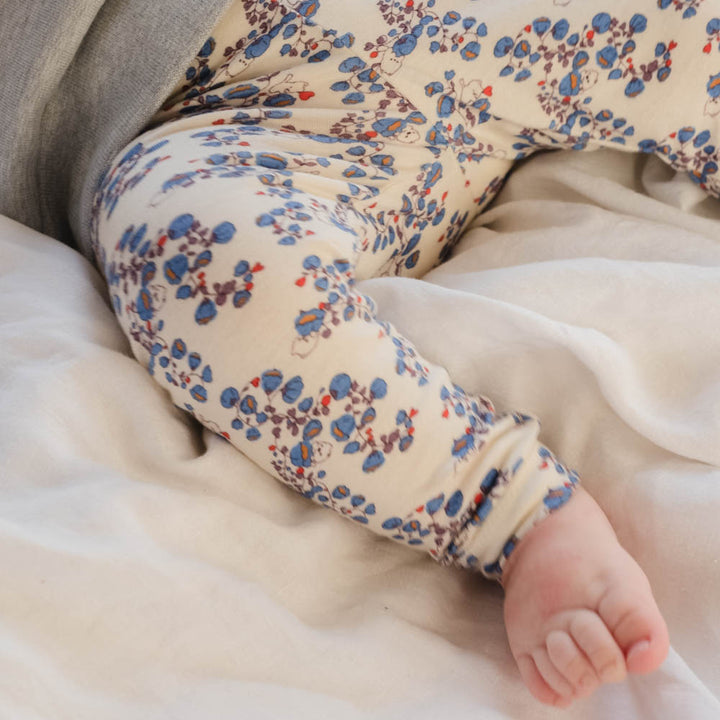 That's Mine Elois leggings - Blue bells - 48% Organic cotton / 47% Modal / 5% Elastan Buy Tøj||Leggings||Bukser & shorts||Alle||personale||Basics||Efterår & vinter 2025||alt minus sløjfe||mette-sale||Blue bells||drop 1 aw25 here.