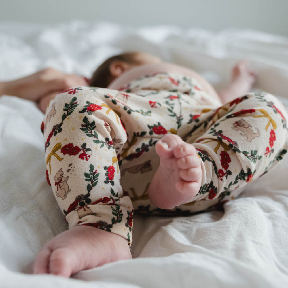 That's Mine Elois leggings - Christmas wreath - 48% Organic cotton / 47% Modal / 5% Elastan Buy Tøj||Leggings||Bukser & shorts||Alle||personale||Basics||alt minus sløjfe||mette-sale||Winter 2025 here.