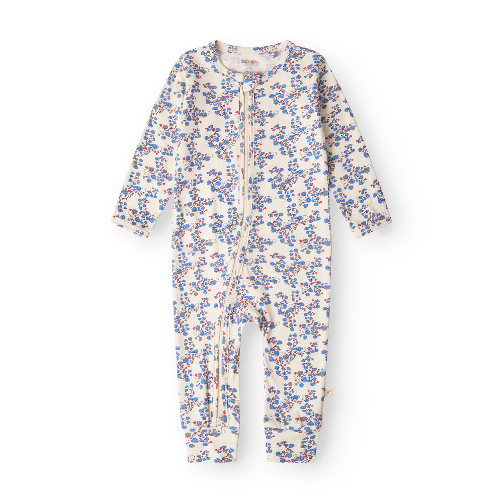 That's Mine Elliotte onesie - Blue bells - 48% Organic cotton / 47% Modal / 5% Elastane Buy Overdele||Onesies||personale||Basics til de små||AW25 here.