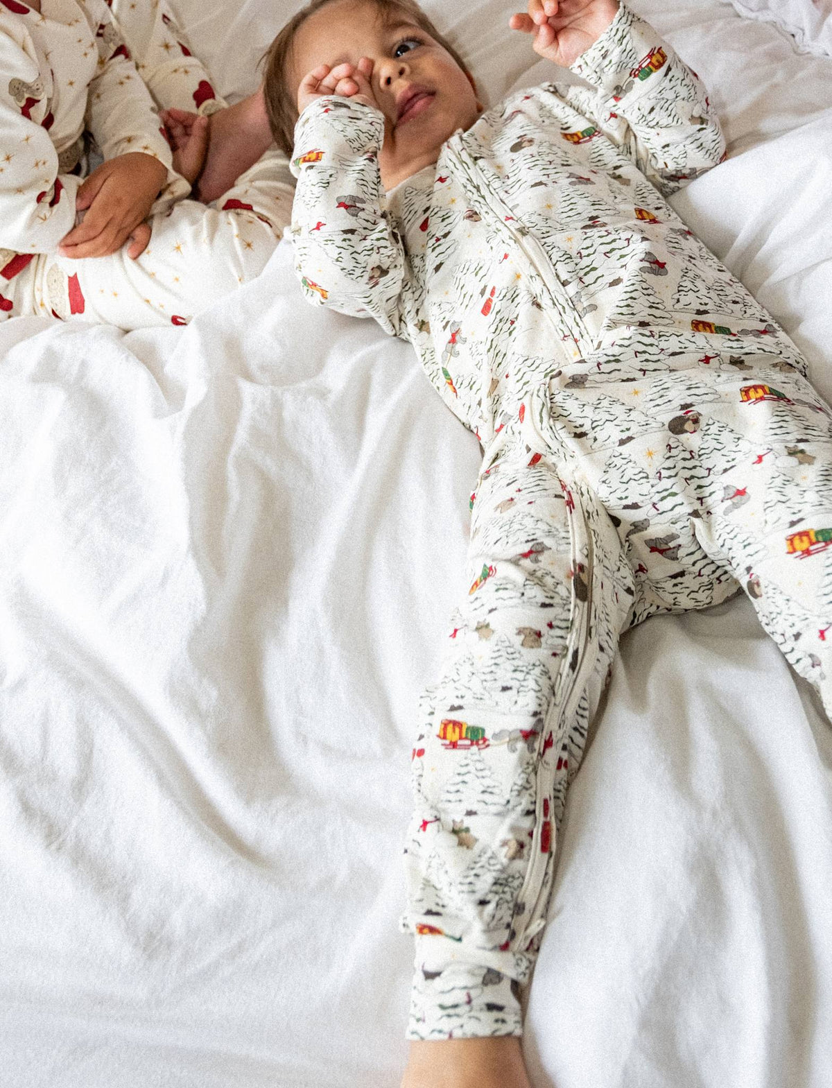 That's Mine Elliotte onesie - Merry little forest - 48% Bomuld (Økologisk), 47% Modal, 5% Elastan Buy Overdele||Onesies||Nattøj||personale||Baby essentials||Jersey||AW26||All here.