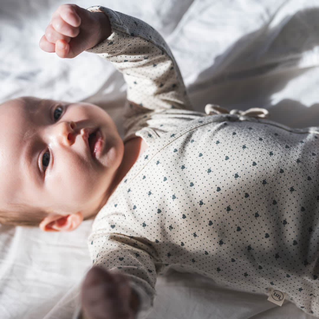 That's Mine Elia slå-om body - Lots of love sky - 48% Organic cotton / 47% Modal / 5% Elastane Buy Tøj||Bodystockings||Undertøj||Alle||Favoritter||personale||Basics||AW24 - VIP adgang||Efterår og vinter 2024||Lots of love||alt minus sløjfe||NOOS||mette-sale here.