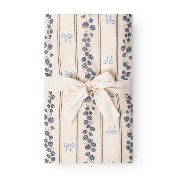 That's Mine Jana svøb - Bell flower - 100% Organic cotton Buy Amning & pusletid||Pusle||Babysvøb||personale||Basics til de små||AW25 here.