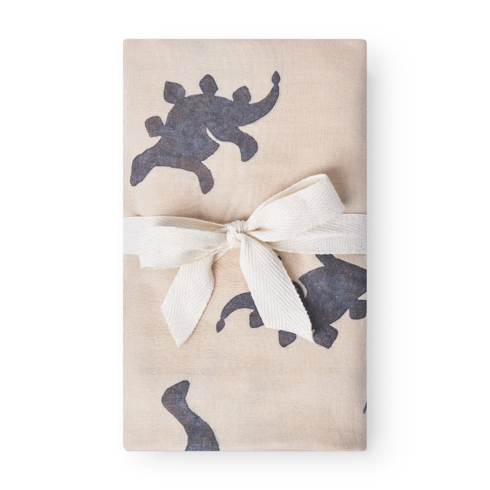 That's Mine Jana svøb - Mono dino - 100% Organic cotton Buy Amning & pusletid||Pusle||Babysvøb||personale||Basics til de små||AW25 here.