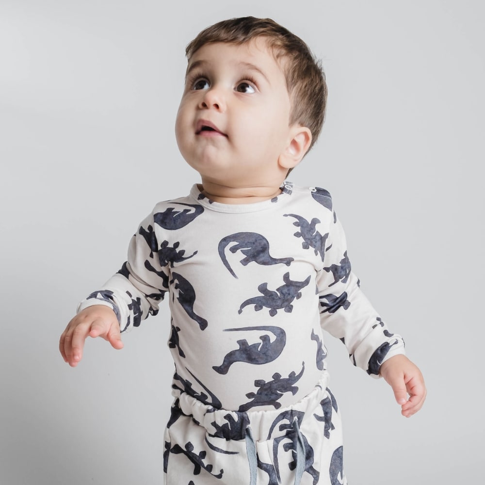 That's Mine Ellis bodystocking - Mono dino - 48% Organic cotton / 47% Modal / 5% Elastane Buy Tøj||Bodystockings||Undertøj||Alle||Favoritter||personale||Basics||Efterår & vinter 2025||alt minus sløjfe||NOOS||AW25 NOOS||mette-sale||Dinosaurtøj & kostumer||Mono dino here.