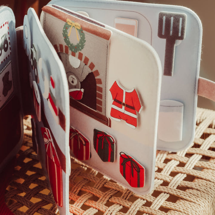 That's Mine Emory filt aktivitetsbog - Christmas bear - 100% Polyester felt Buy Legetid||Legetøj||Aktivitetslegetøj||Alle||personale||Forår og sommer 2025||alt minus sløjfe||mette-sale||Winter 2025 here.