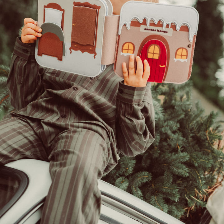 That's Mine Emory filt aktivitetsbog - Christmas bear - 100% Polyester felt Buy Legetid||Legetøj||Aktivitetslegetøj||Alle||personale||Forår og sommer 2025||alt minus sløjfe||mette-sale||Winter 2025 here.