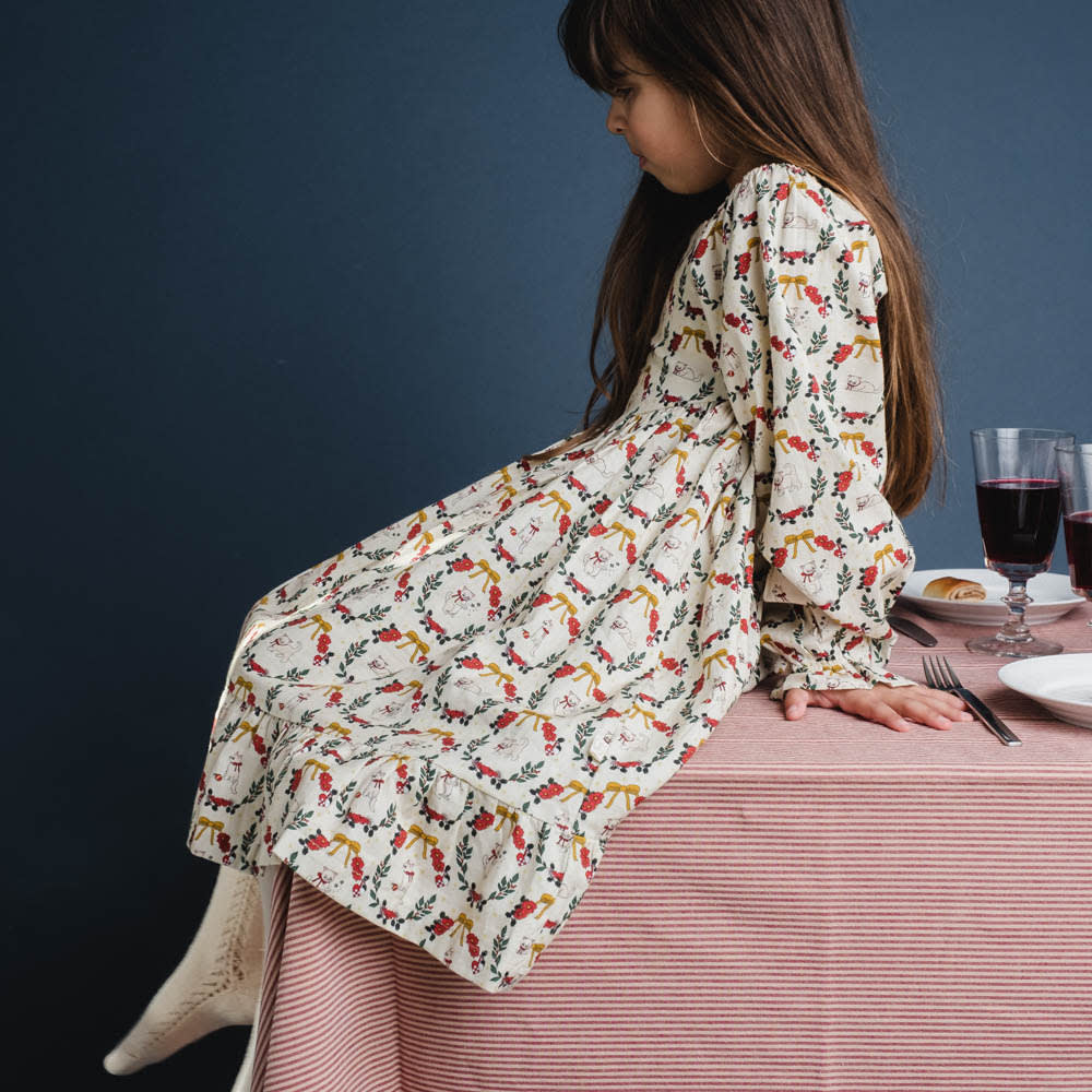 That's Mine Sarah dress - Christmas wreath - 100% Organic cotton Buy Tøj||Kjoler||Kjoler & nederdele||Alle||personale||alt minus sløjfe||mette-sale||Winter 2025 here.