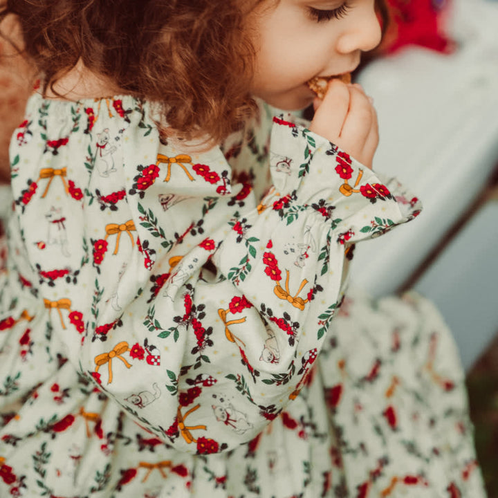 That's Mine Sarah dress - Christmas wreath - 100% Organic cotton Buy Tøj||Kjoler||Kjoler & nederdele||Alle||personale||alt minus sløjfe||mette-sale||Winter 2025 here.