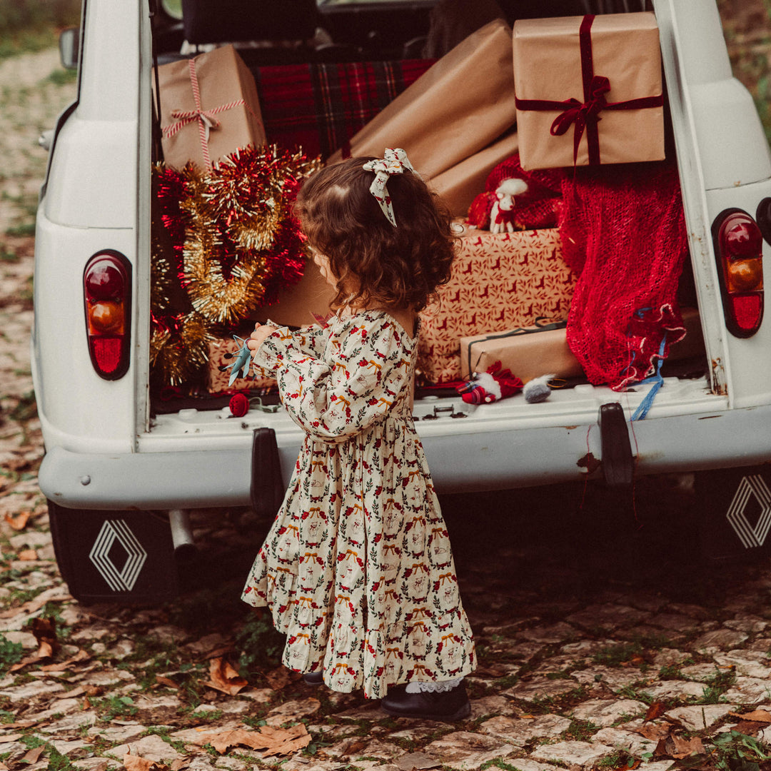 That's Mine Sarah dress - Christmas wreath - 100% Organic cotton Buy Tøj||Kjoler||Kjoler & nederdele||Alle||personale||alt minus sløjfe||mette-sale||Winter 2025 here.