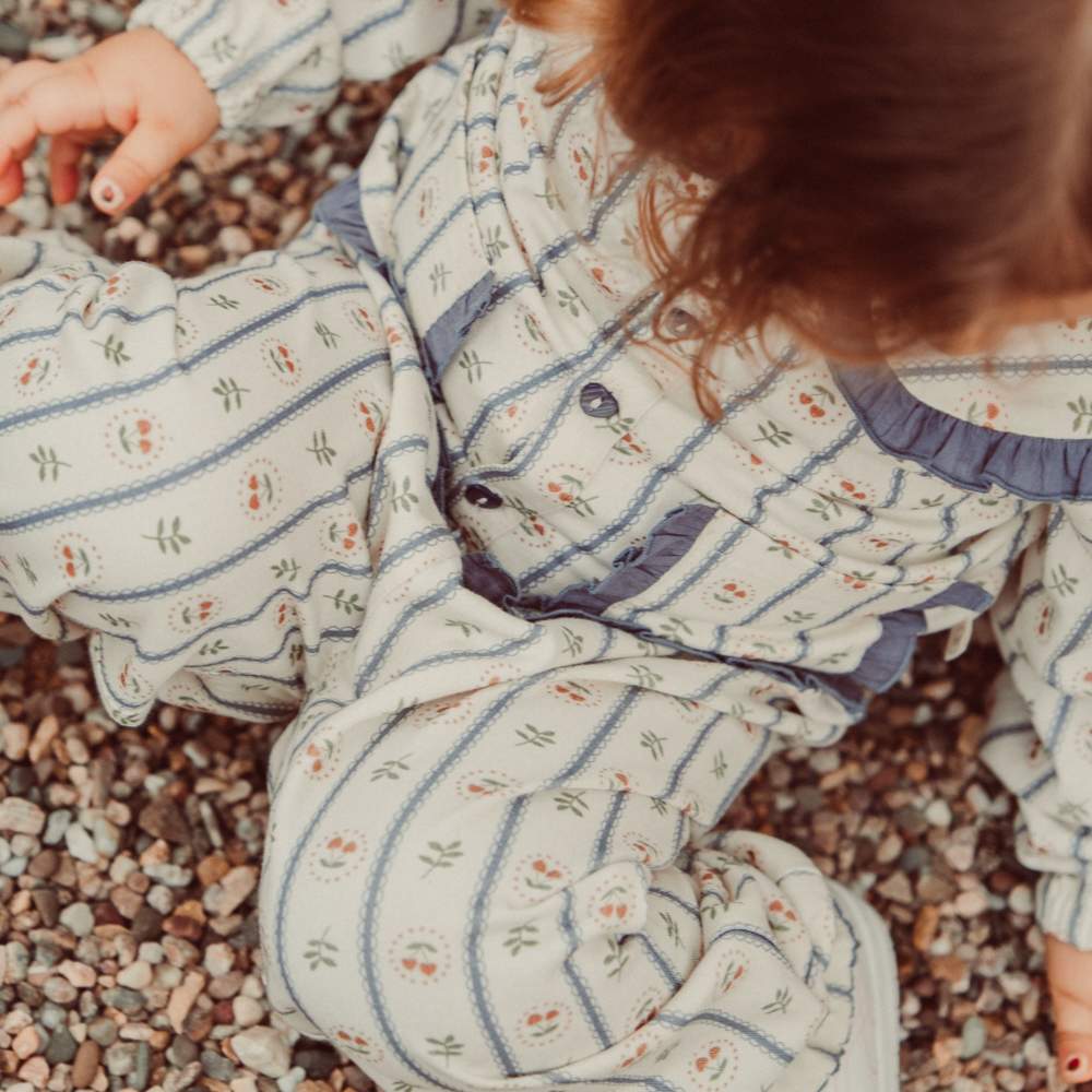 That's Mine Freya bukser - Love berry - 100% Organic cotton Buy Tøj||Bukser||Nyheder||Bukser & shorts||Alle||personale||Efterår & vinter 2025||alt minus sløjfe||mette-sale||Love berry||drop 1 aw25 here.