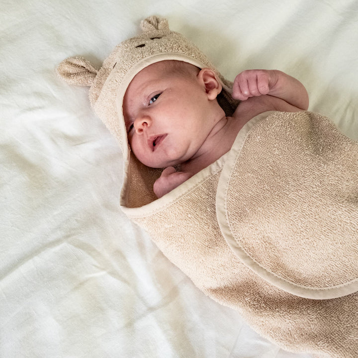 That's Mine Moly towel swaddle - Bunny - 100% Organic cotton terry Buy Badetid||Håndklæder||Bolig & udstyr||Alle||Favoritter||personale||Newborn essentials||Efterår & vinter 2025||alt minus sløjfe||NOOS||AW25 NOOS||mette-sale here.