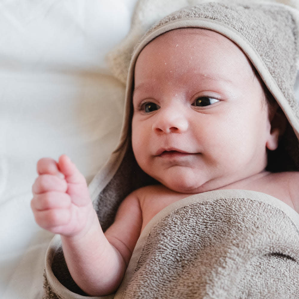 That's Mine Moly towel swaddle - Dino - 100% Organic cotton terry Buy Badetid||Håndklæder||Bolig & udstyr||Alle||Favoritter||personale||Efterår & vinter 2025||alt minus sløjfe||NOOS||AW25 NOOS||mette-sale||Dinosaurtøj & kostumer here.