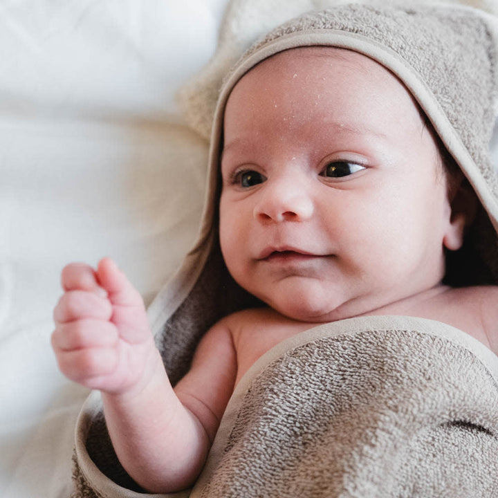 That's Mine Moly towel swaddle - Dino - 100% Organic cotton terry Buy Badetid||Håndklæder||Bolig & udstyr||Alle||Favoritter||personale||Efterår & vinter 2025||alt minus sløjfe||NOOS||AW25 NOOS||mette-sale||Dinosaurtøj & kostumer here.