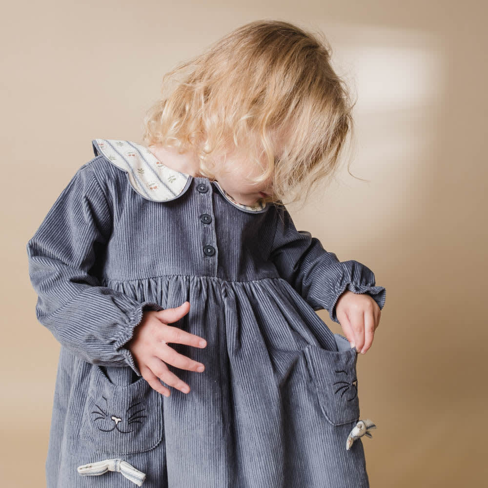 That's Mine Rosalia dress - Flint stone - 100% Organic cotton Buy Tøj||Kjoler||Kjoler & nederdele||Alle||personale||Efterår & vinter 2025||alt minus sløjfe||mette-sale||drop 1 aw25 here.