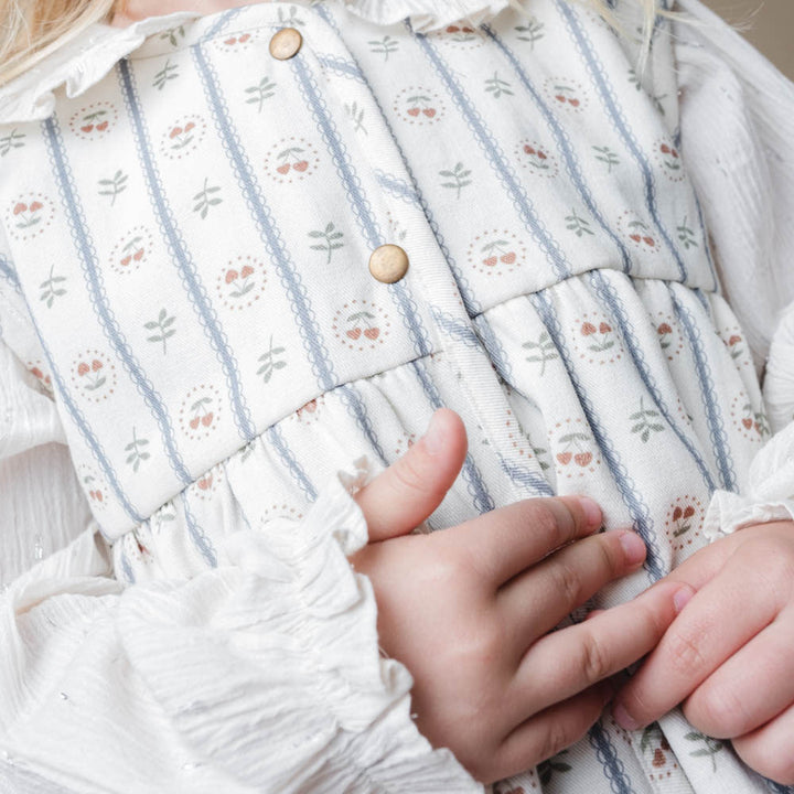 That's Mine Flicka dress - Love berry - 100% Organic cotton Buy Tøj||Kjoler||Kjoler & nederdele||Alle||personale||Efterår & vinter 2025||alt minus sløjfe||mette-sale||Love berry||drop 1 aw25 here.