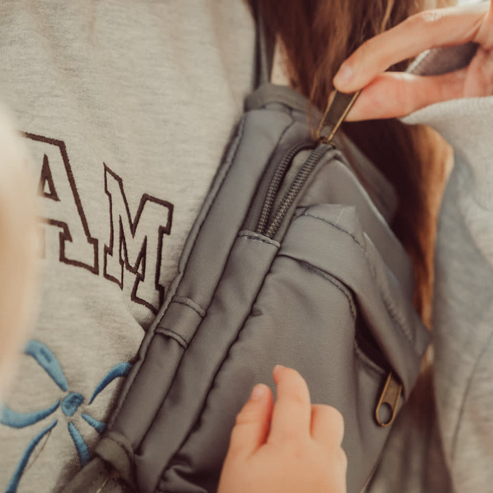 That's Mine Cleo skuldersele - Lots of love sky - 100% Recycled polyester Buy Pusletasker||Bolig & udstyr||Udstyr||Alle||Favoritter||personale||Lots of love||Efterår & vinter 2025||alt minus sløjfe||NOOS||AW25 NOOS||mette-sale||Bæreseler here.