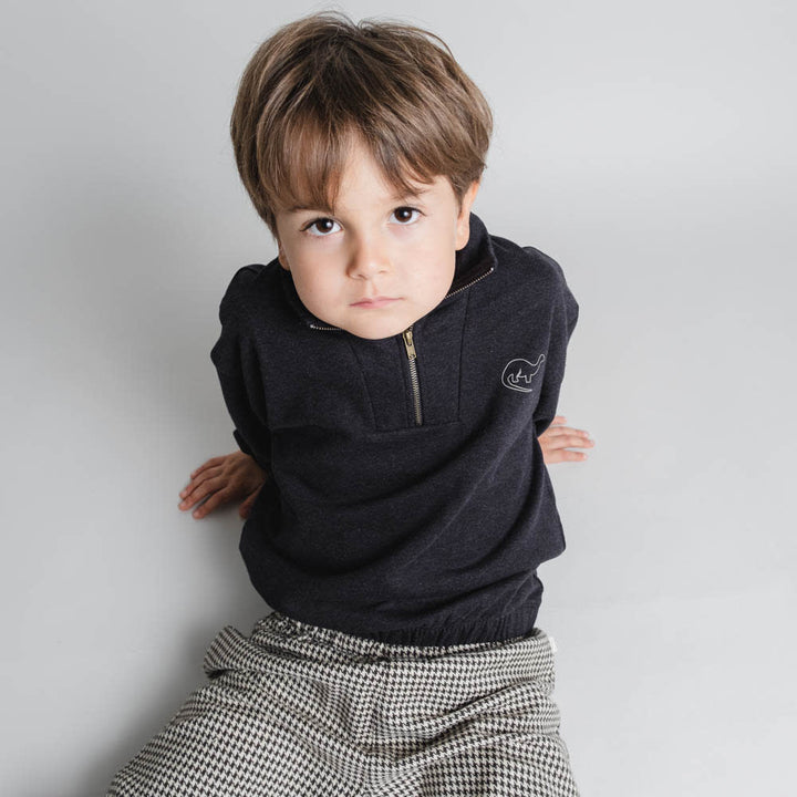 That's Mine Julius sweatshirt - Raven - 95% Organic cotton / 5% Elastane Buy Tøj||Overdele||Sweatshirts||Alle||personale||Efterår & vinter 2025||alt minus sløjfe||Sweatsæt||mette-sale||drop 1 aw25 here.