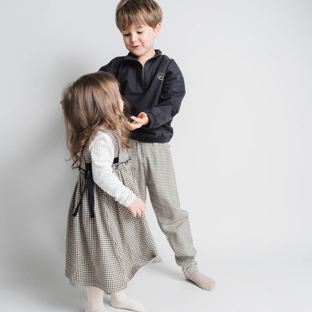 That's Mine Julius sweatshirt - Raven - 95% Organic cotton / 5% Elastane Buy Tøj||Overdele||Sweatshirts||Alle||personale||Efterår & vinter 2025||alt minus sløjfe||Sweatsæt||mette-sale||drop 1 aw25 here.