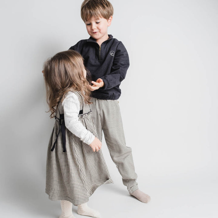 That's Mine Julius sweatshirt - Raven - 95% Organic cotton / 5% Elastane Buy Tøj||Overdele||Sweatshirts||Alle||personale||Efterår & vinter 2025||alt minus sløjfe||Sweatsæt||mette-sale||drop 1 aw25 here.