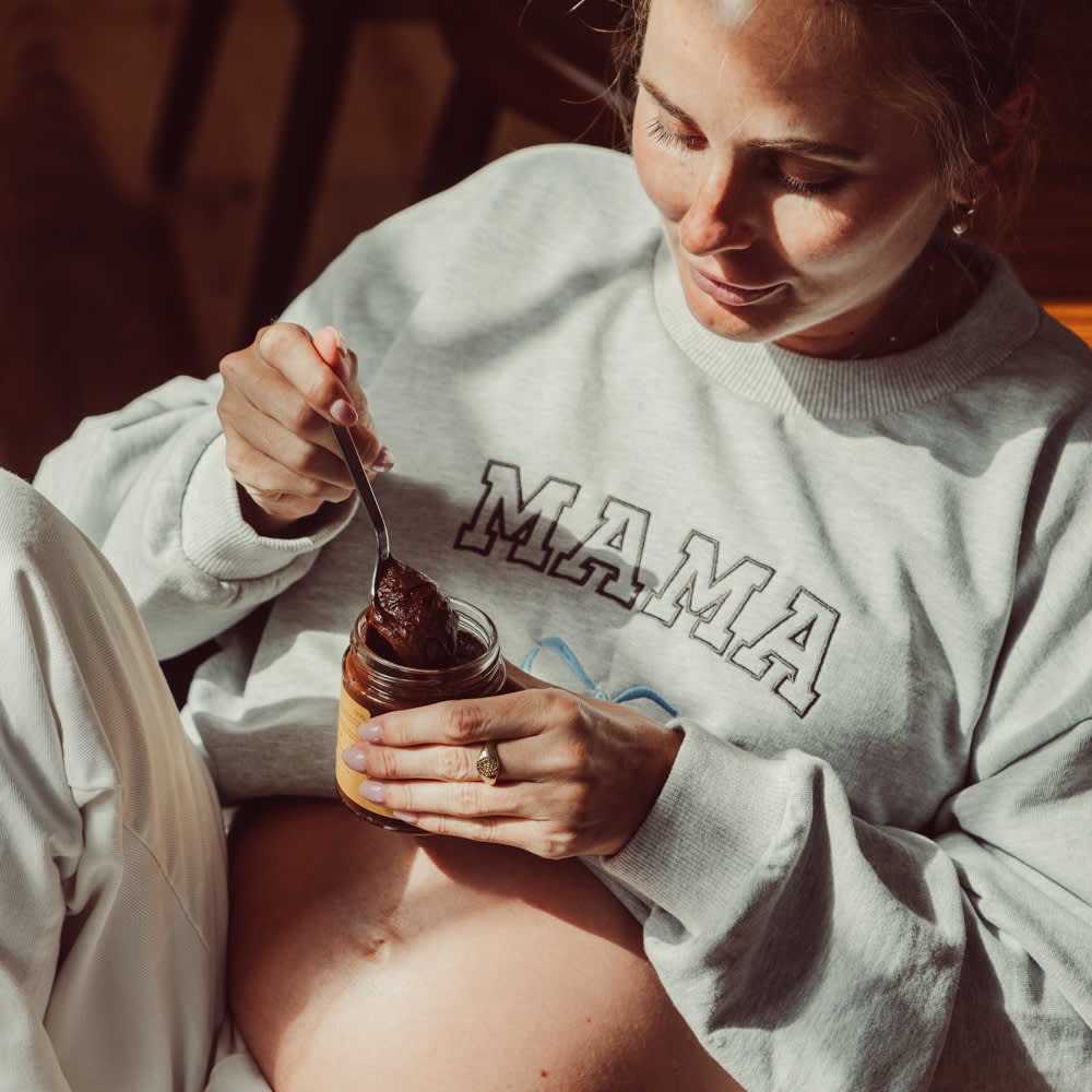 That's Mine Auguste sweatshirt - Mama - 100% cotton Buy Tøj||Overdele||Sweatshirts||Alle||personale||Efterår & vinter 2025||alt minus sløjfe||Sweatsæt||mette-sale||drop 1 aw25 here.