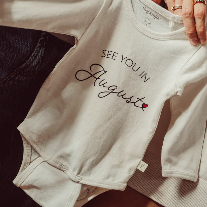 That's Mine Obi bodystocking - See you in august - 100% Organic cotton Buy Tøj||Bodystockings||Undertøj||Alle||Favoritter||personale||Basics||Efterår & vinter 2025||alt minus sløjfe||NOOS||"See you in..." bodystockings||AW25 NOOS||mette-sale here.