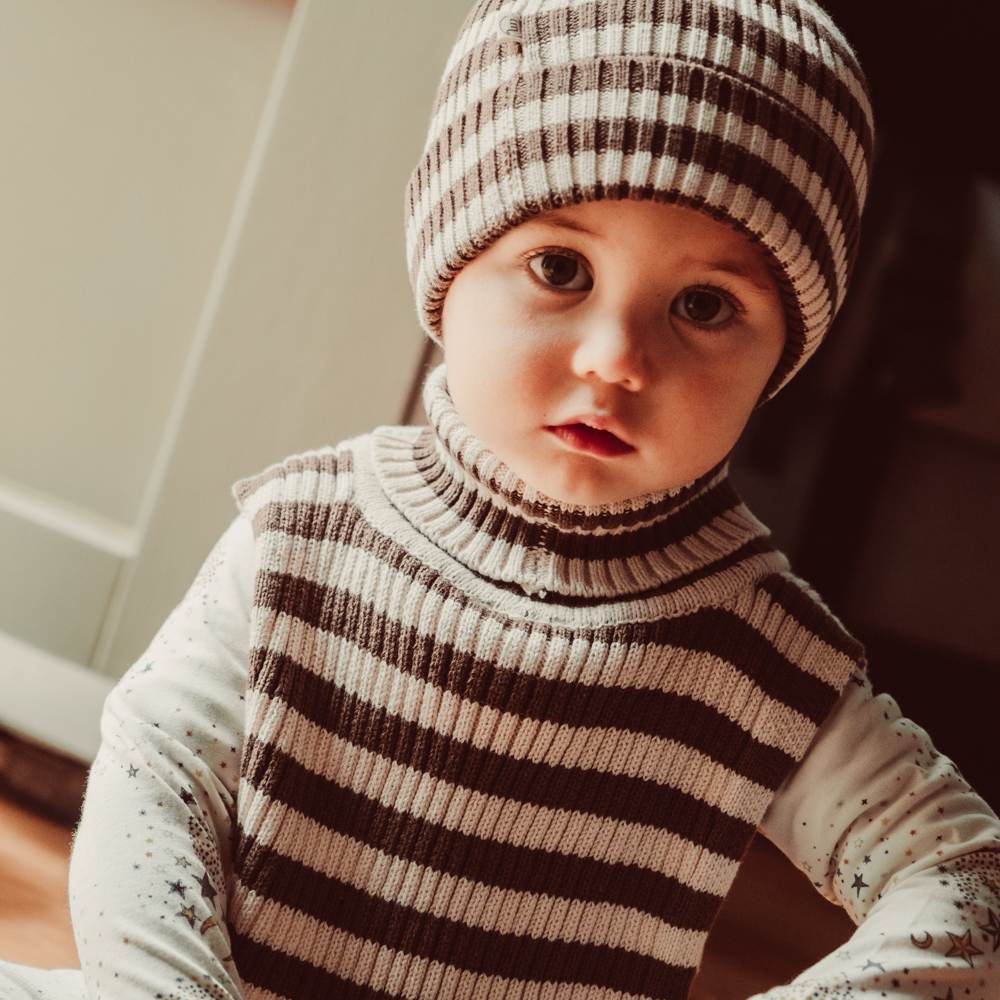 That's Mine Izzy beanie - Brown stripe - 100% Organic cotton Buy Accessories||Nyheder||personale||Efterår & vinter 2025||drop 1 aw25 here.