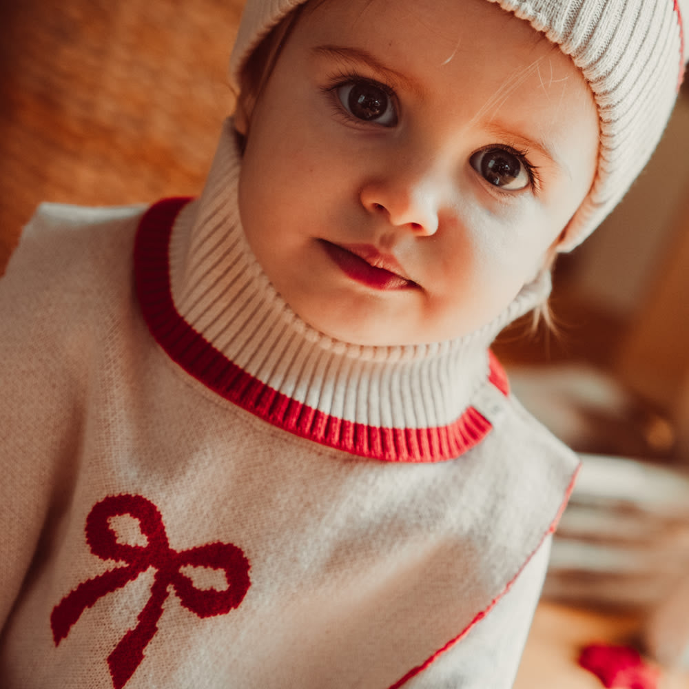 That's Mine Louise neckwarmer - Almond peach - 100% Organic cotton Buy Tøj||Overdele||Strik||Nyheder||Alle||personale||Efterår & vinter 2025||alt minus sløjfe||mette-sale||drop 1 aw25||Huer & halsedisser||Knitwear here.