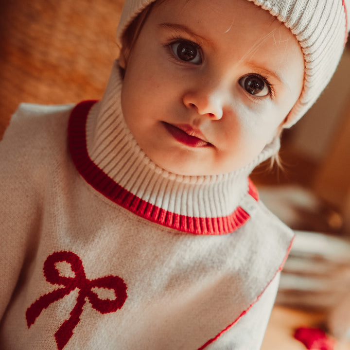 That's Mine Louise neckwarmer - Almond peach - 100% Organic cotton Buy Tøj||Overdele||Strik||Nyheder||Alle||personale||Efterår & vinter 2025||alt minus sløjfe||mette-sale||drop 1 aw25||Huer & halsedisser||Knitwear here.