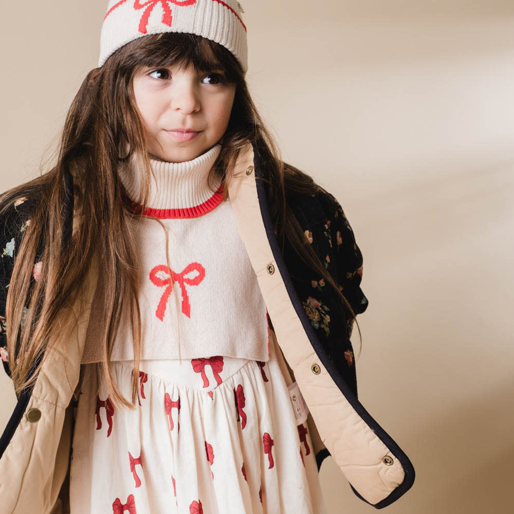 That's Mine Louise neckwarmer - Almond peach - 100% Organic cotton Buy Tøj||Overdele||Strik||Alle||personale||Efterår & vinter 2025||alt minus sløjfe||mette-sale||drop 1 aw25 here.