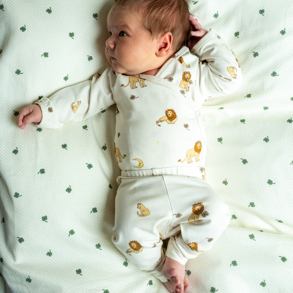 That's Mine Elimar slå-om bodystocking - Lion - 48% Organic cotton / 47% Modal / 5% Elastane Buy Bodystockings||Undertøj||personale||Basics here.