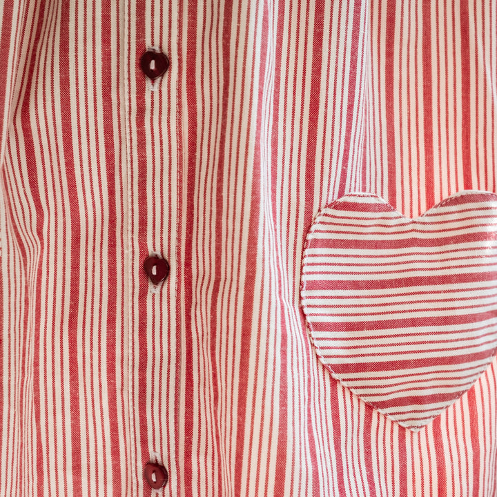 That's Mine Hea kjole - Classic red - 100% Organic cotton Buy Kjoler||Kjoler & nederdele||personale||Forår 2026 here.