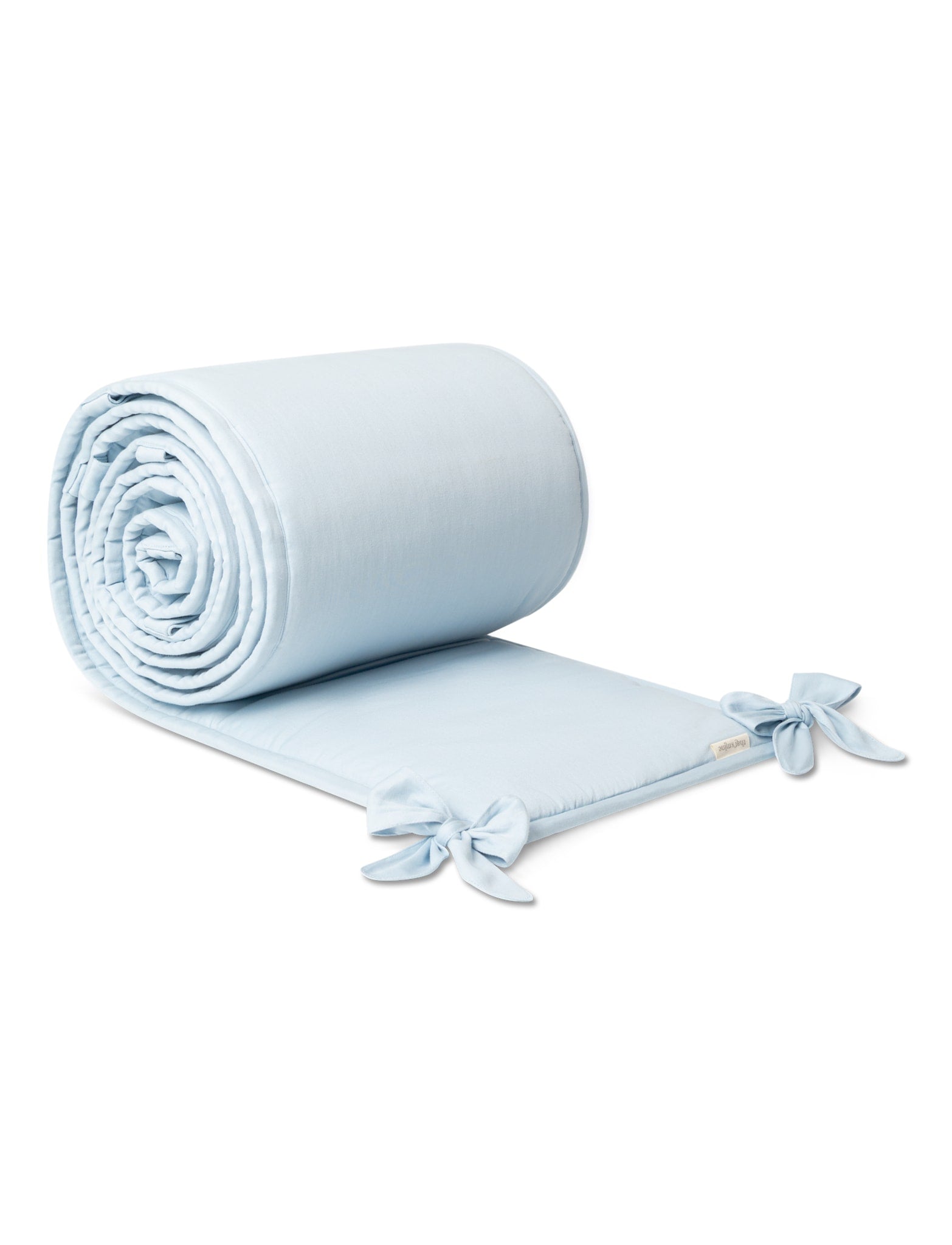 That's Mine London sengerand - Baby blue - 60% Polyester (Genanvendt), 40% Bomuld (Økologisk) Buy Sovetid||Sengerande||personale||Baby essentials||Sengetøj og Soveposer||Bestsellers||AW26||cn||All here.