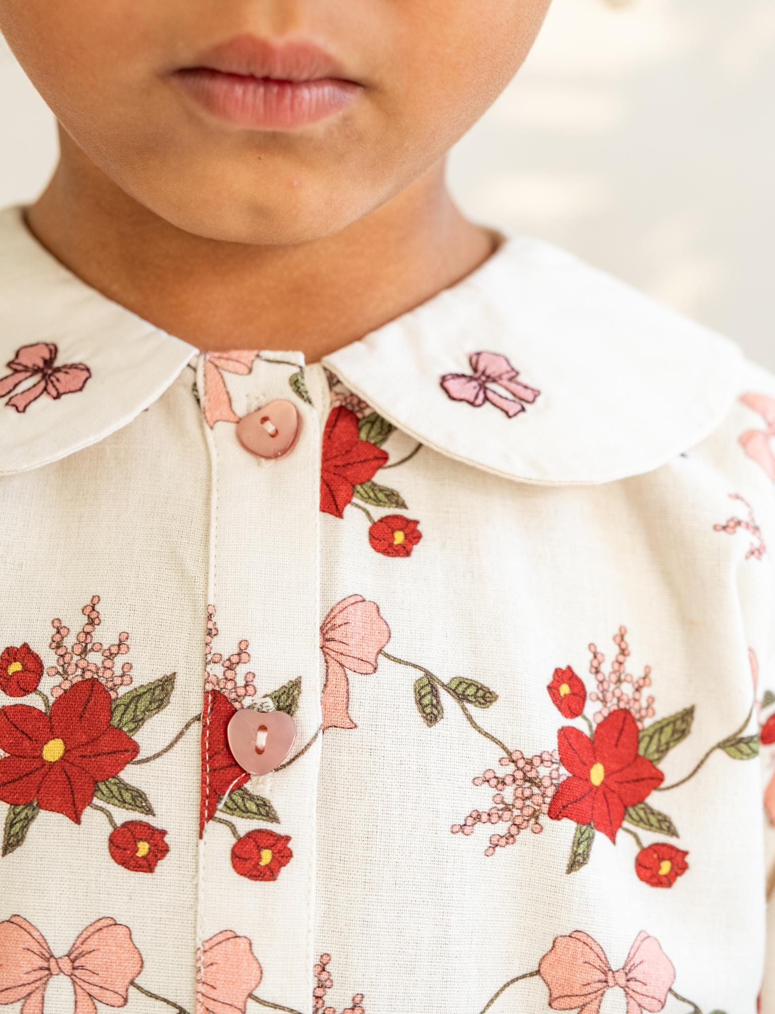 That's Mine Natalina trøje - Flower vine - 85% Bomuld, 15% Hør Buy Overdele||Trøjer og toppe||Skjorter||personale||AW26||All here.