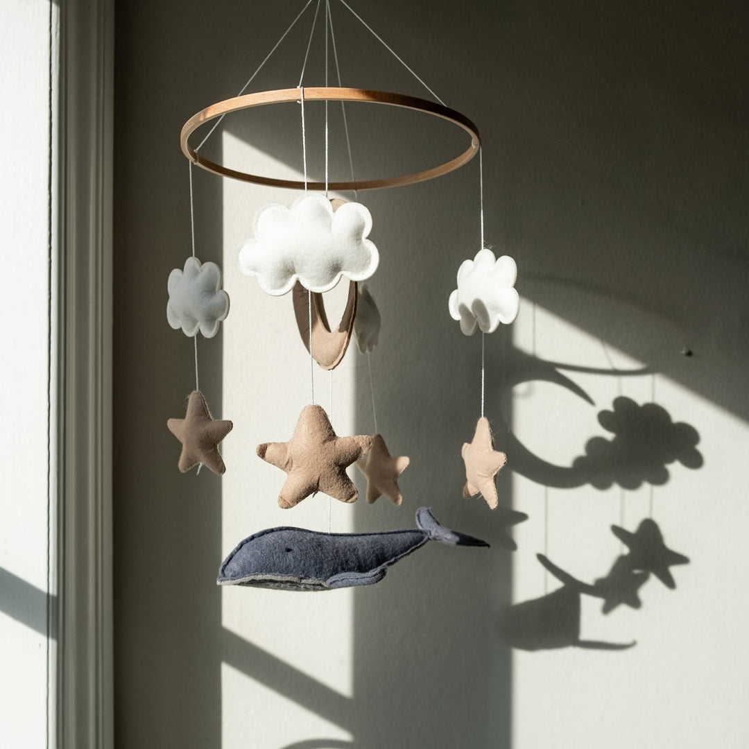 That's Mine Whale uro - Multi - 100% Polyester felt Buy Bolig & udstyr||Børneværelset||Uroer||Favoritter||personale||Gaver mellem 200 - 499 kr.||NOOS||noos u. 350 here.